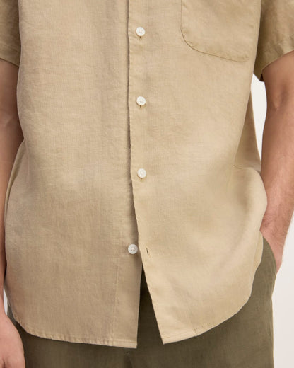 The Classic Short-Sleeve Shirt in Linen | Trench Coat Khaki