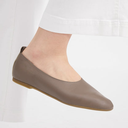 The Day Glove in Narrow Fit | Mocha