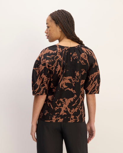 The Scoop Top in Linen | Carob Brown Abstract