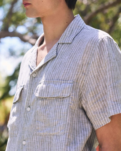 The Resort Shirt in Linen | Oil Green / White